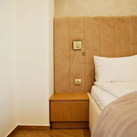 Thaddeus 48 Z Tarasem * Zator